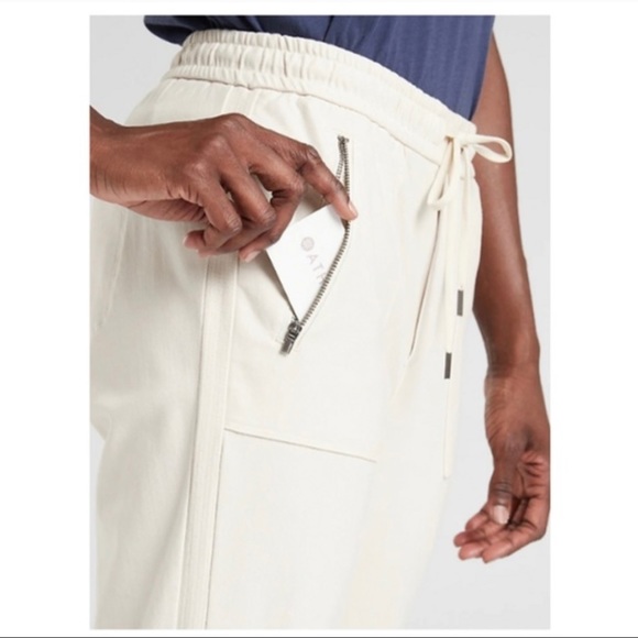 ATHLETA Farallon Stretch Jogger Pant in Putty Size 8 - Picture 6 of 15